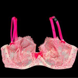 Victoria’s Secret Very sexy unlined demi chantillí lace Pink bra 32D